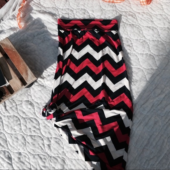Dresses & Skirts - Long Pink Navy Maxi Skirt Dresses & Skirts - Long Pink Navy Maxi Skirt